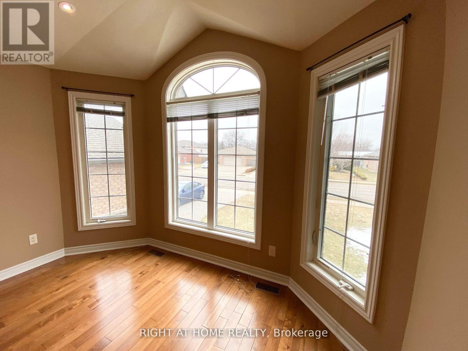 3640 Weinbrenner Road, Niagara Falls, Ontario  L2G 7Y4 - Photo 9 - X12636694