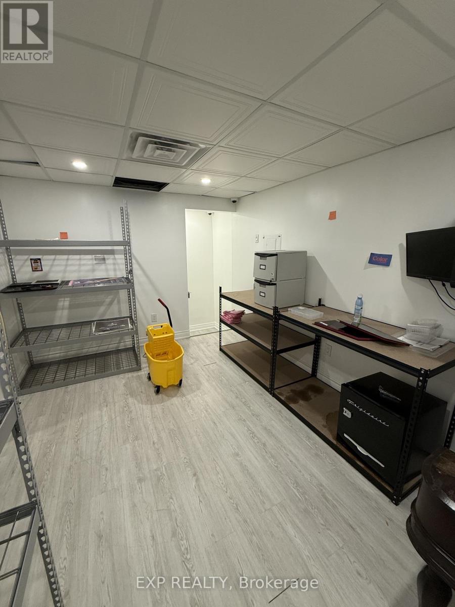 4665 Queen Street, Niagara Falls, Ontario  L2E 2L9 - Photo 12 - X12607588