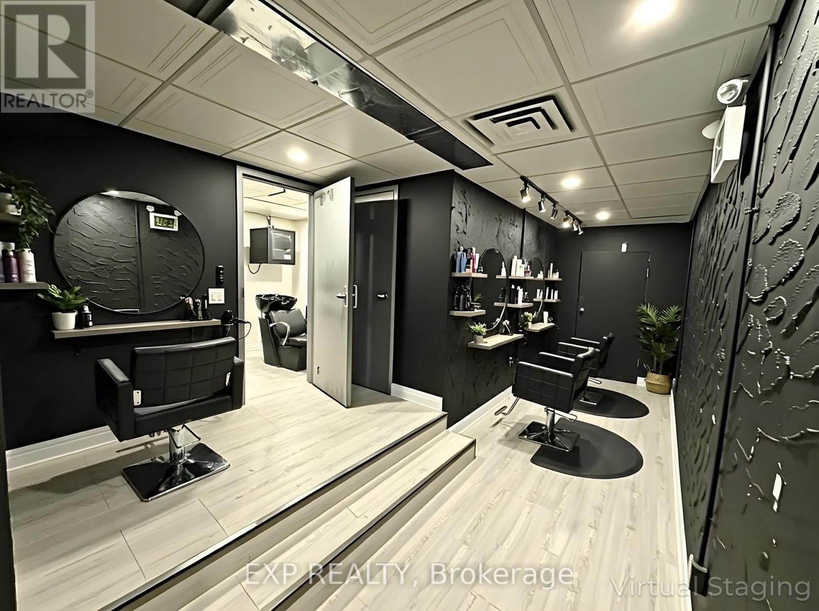 4665 Queen Street, Niagara Falls, Ontario  L2E 2L9 - Photo 8 - X12607588