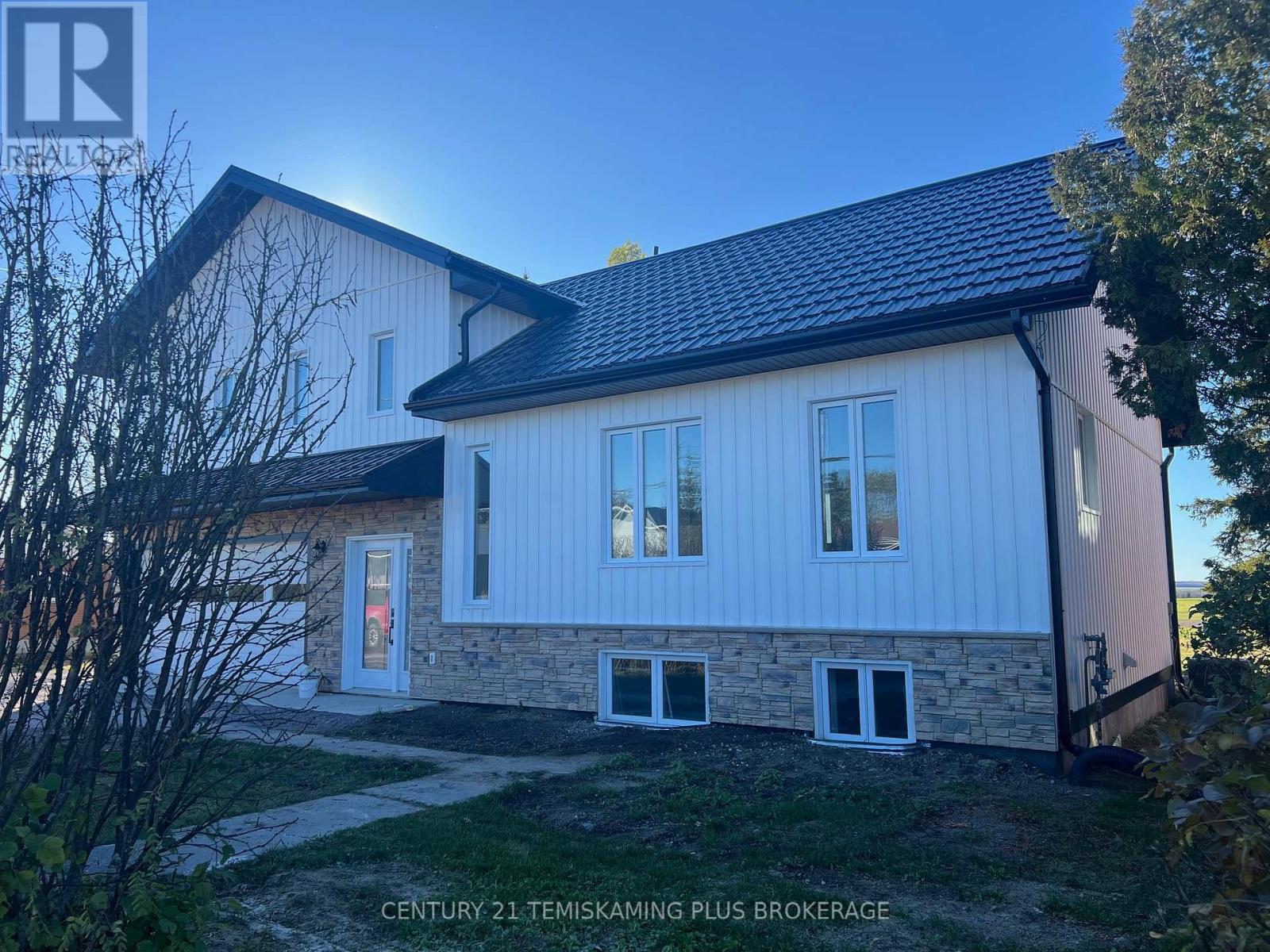 40 Tenth Avenue S, Armstrong, Ontario  P0J 1E0 - Photo 2 - T12636824