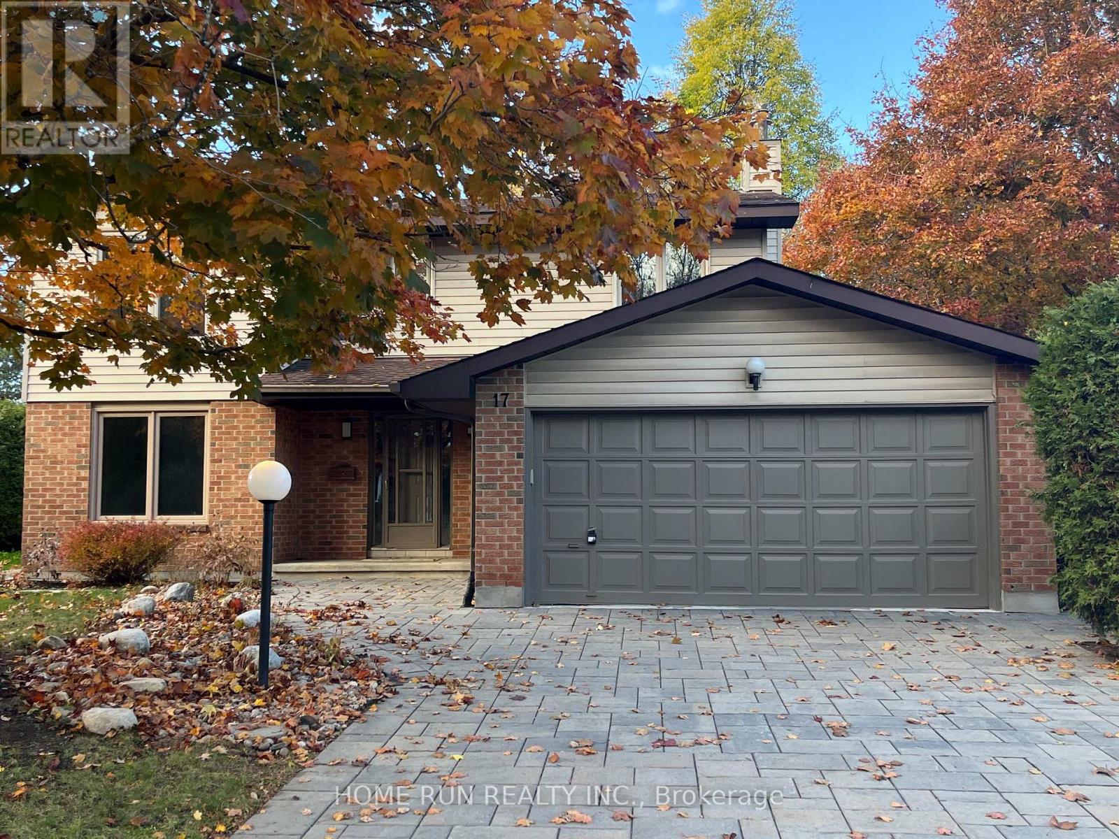 17 MCCLURE CRESCENT, Ottawa, Ontario