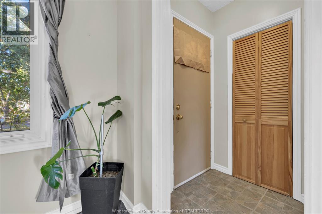 914 Thompson Boulevard, Windsor, Ontario N8S 2G8 - Photo 3 - 25031742