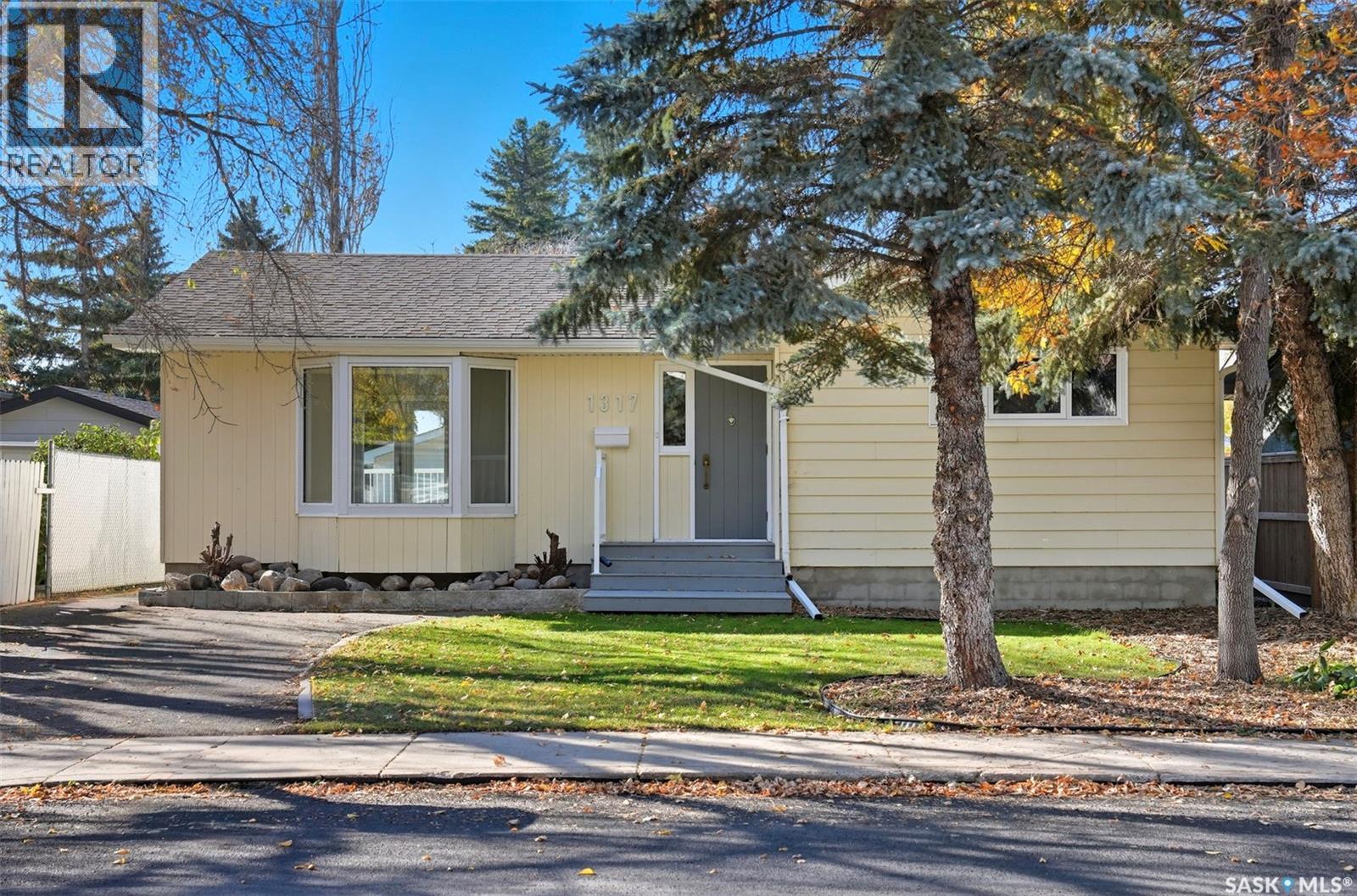 1317 Elevator Road, Saskatoon, Saskatchewan  S7M 3X3 - Photo 2 - SK020665