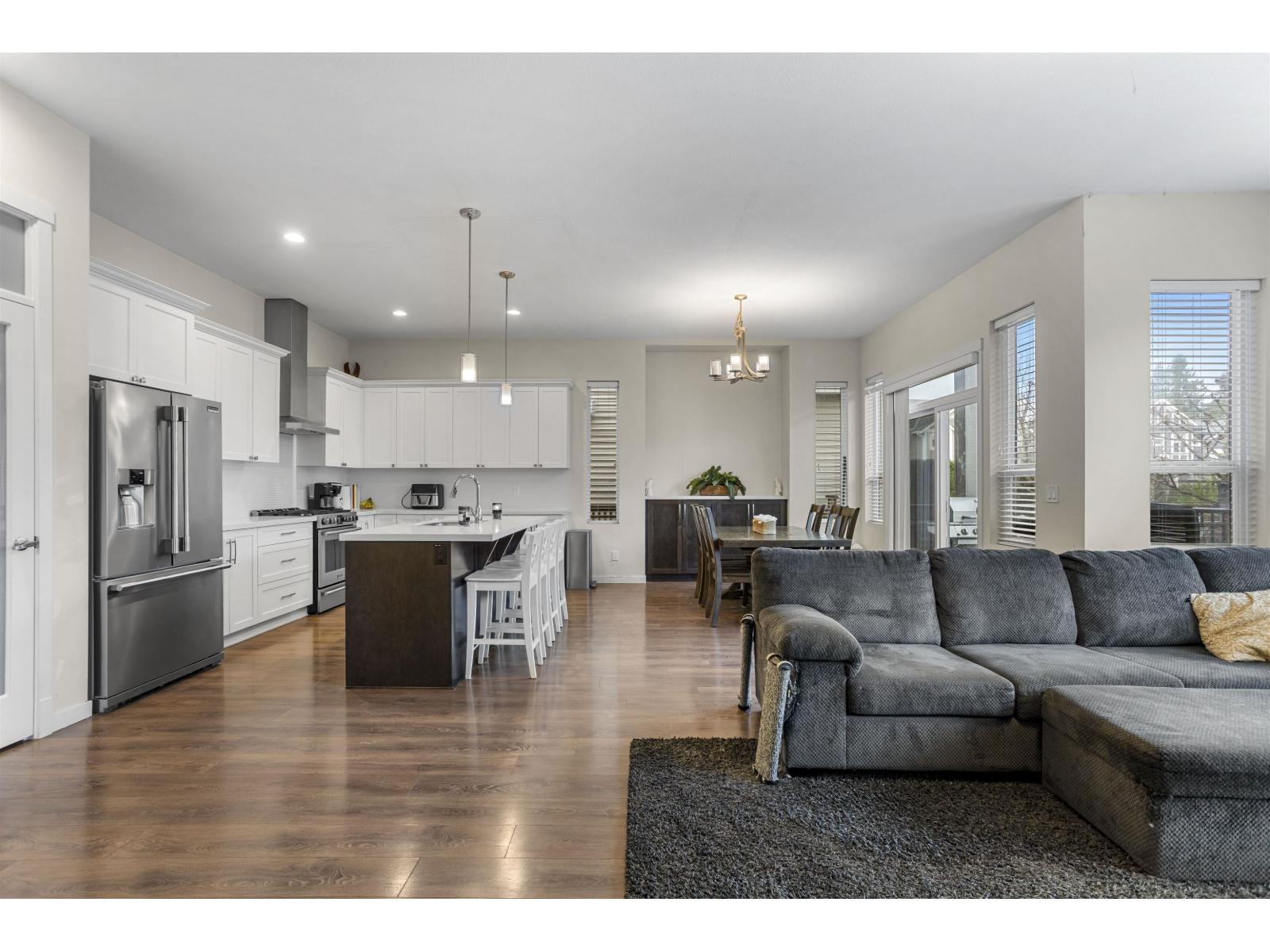 27557 27a Avenue, Langley, British Columbia  V4W 0C4 - Photo 13 - R3074098