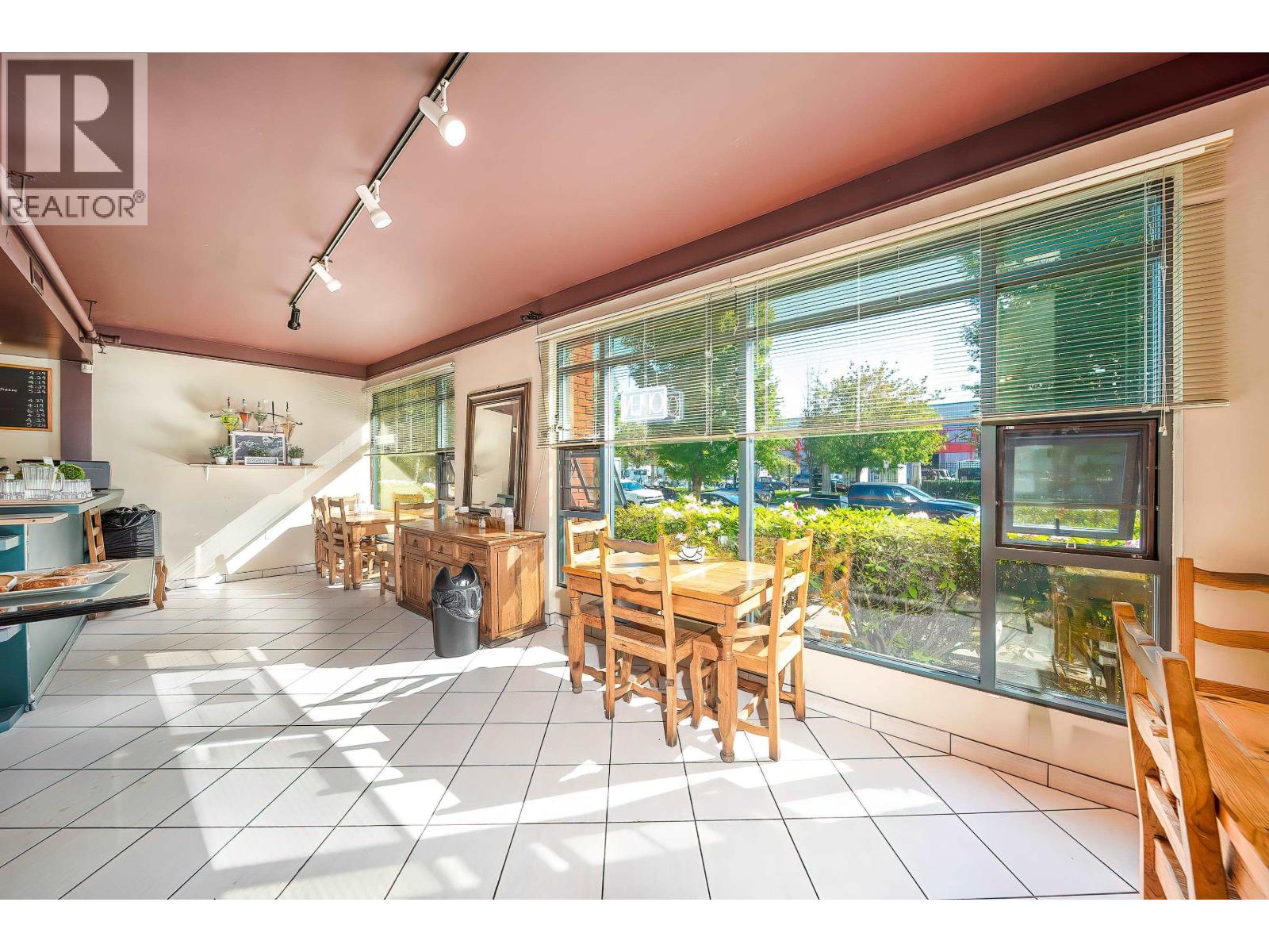 108 3855 Henning Drive, Burnaby, British Columbia  V5C 6N3 - Photo 4 - C8072442