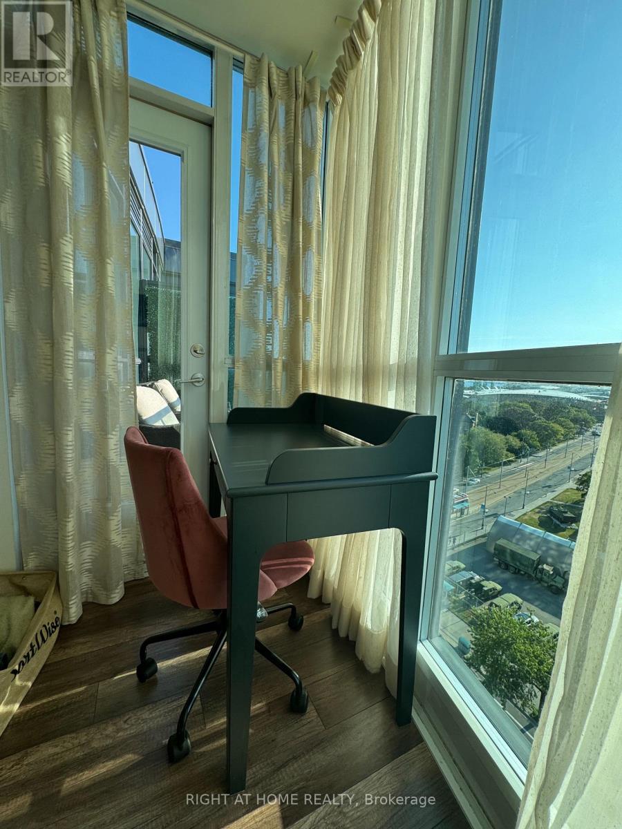 1212 - 231 Fort York Boulevard, Toronto, Ontario  M5V 1B2 - Photo 10 - C12636762