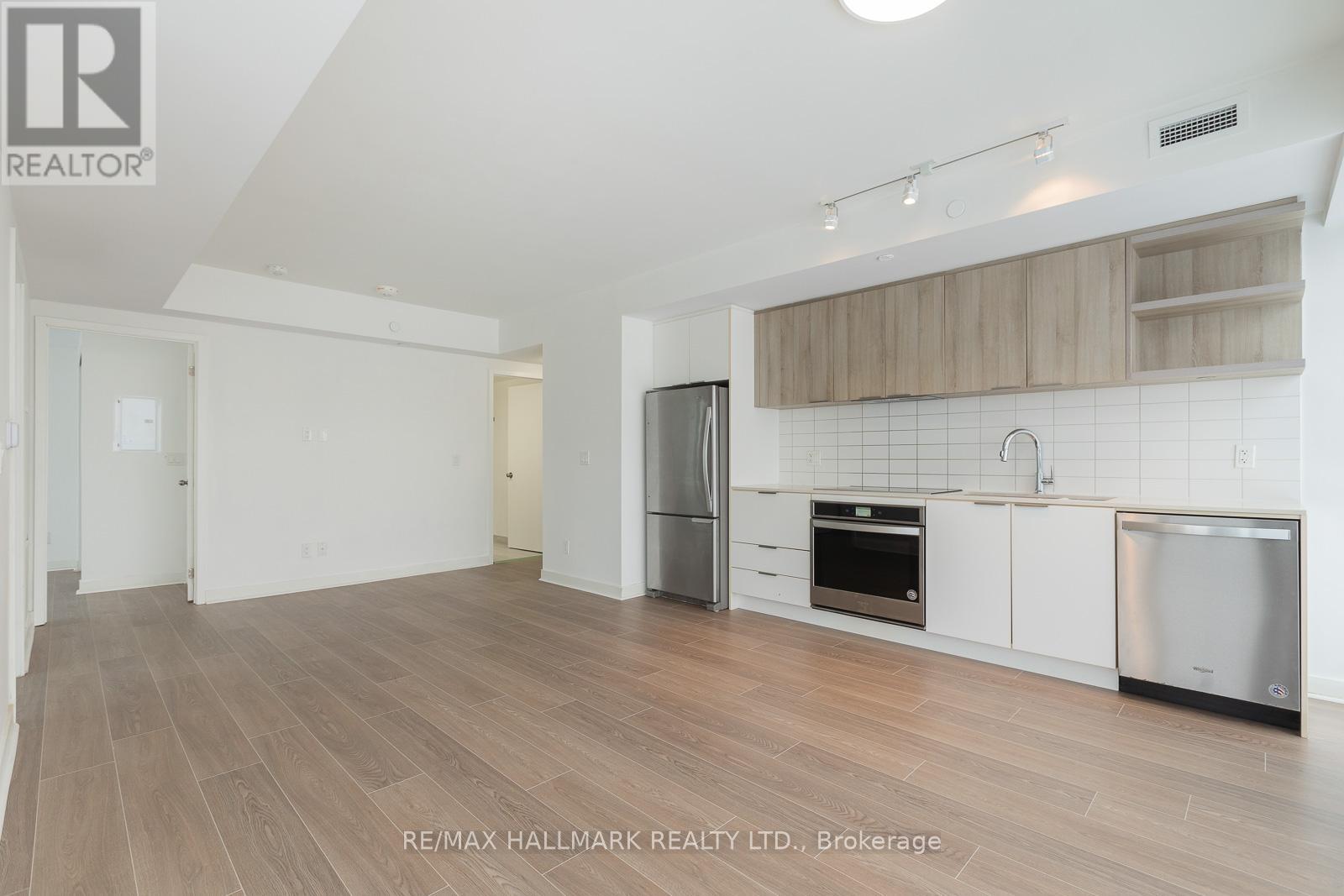 1002 - 6 Sonic Way, Toronto, Ontario  M3C 0P1 - Photo 6 - C12636796