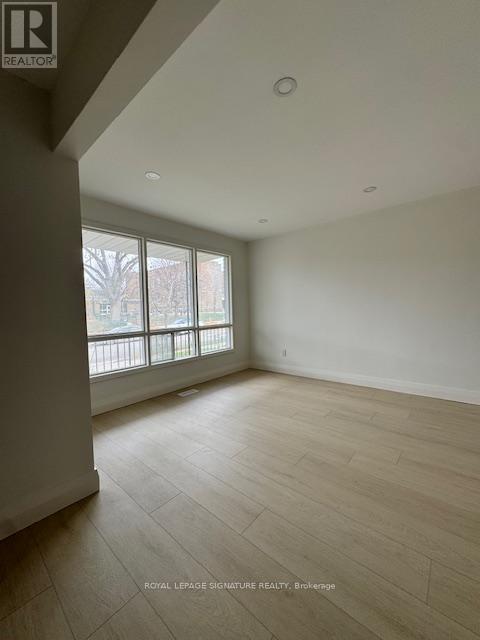 Main/lower - 115 Torrens Avenue, Toronto, Ontario  M4J 2P6 - Photo 16 - E12636854