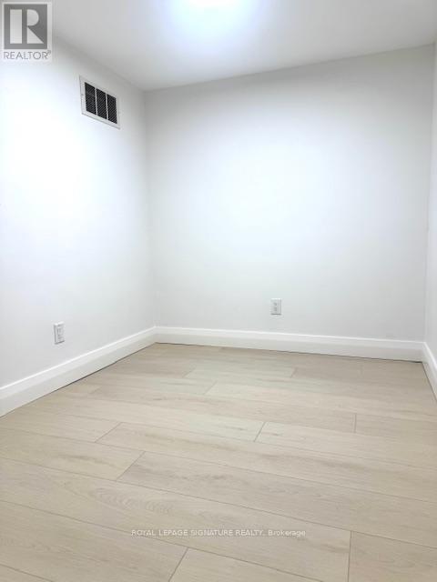 Main/lower - 115 Torrens Avenue, Toronto, Ontario  M4J 2P6 - Photo 24 - E12636854