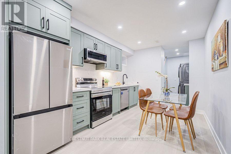 LOWER - 770 PAPE AVENUE, Toronto, Ontario