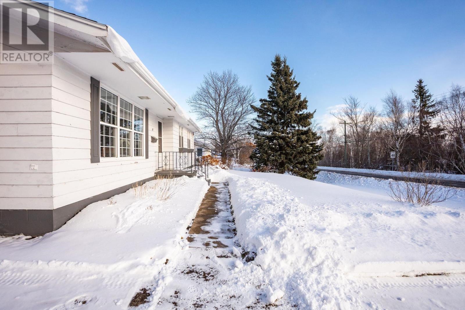 57 Parkview Drive, Charlottetown, Prince Edward Island  C1A 5X1 - Photo 2 - 202529497