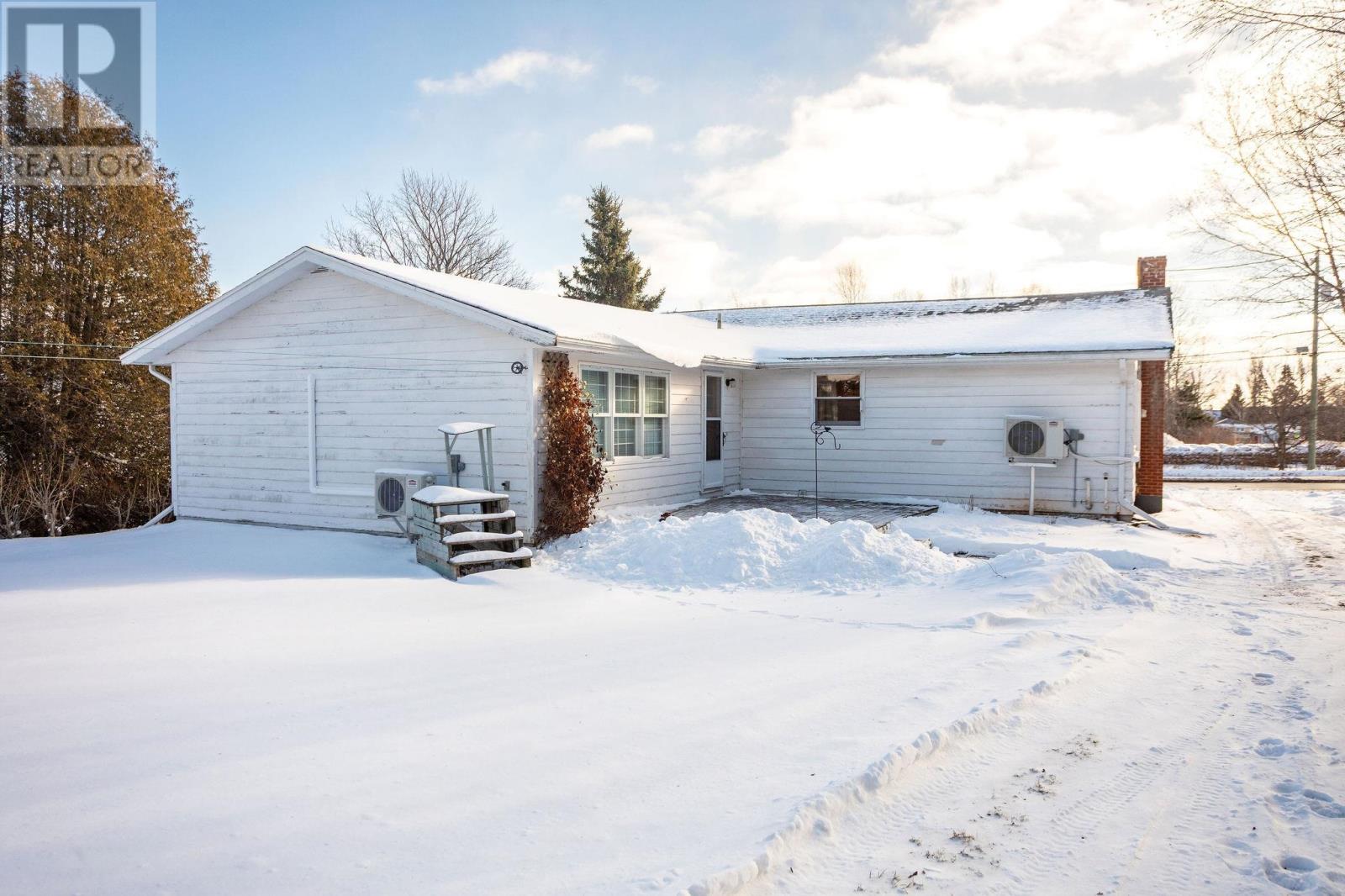 57 Parkview Drive, Charlottetown, Prince Edward Island  C1A 5X1 - Photo 3 - 202529497