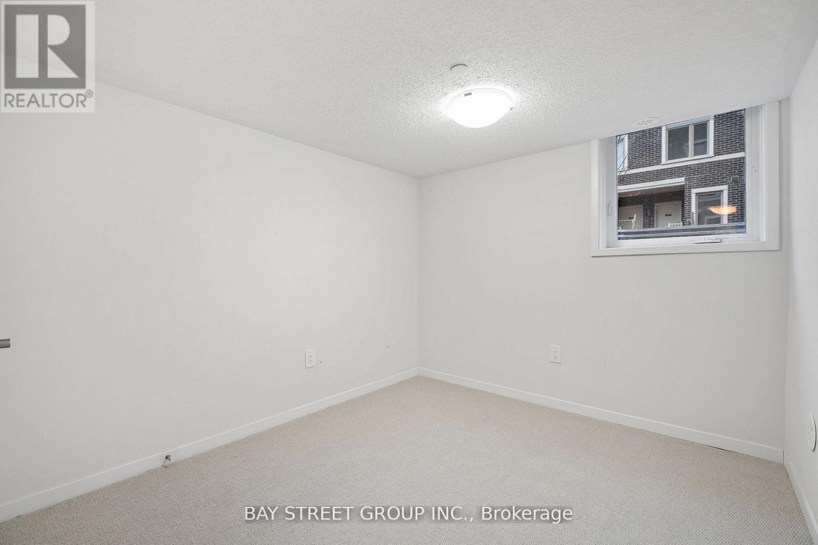 57 - 31 Honeycrisp Crescent, Vaughan, Ontario  L4K 0N6 - Photo 22 - N12636836