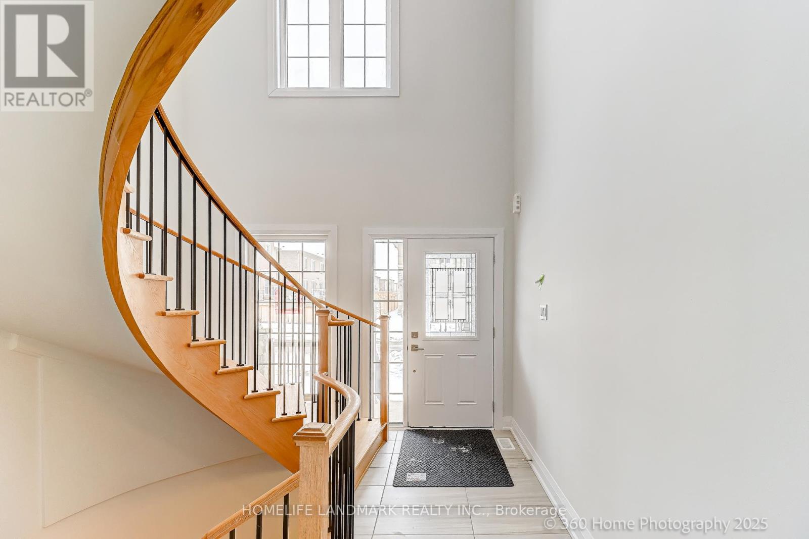 21 Seguin Street, Richmond Hill, Ontario L4E 2X5 - Photo 4 - N12636844