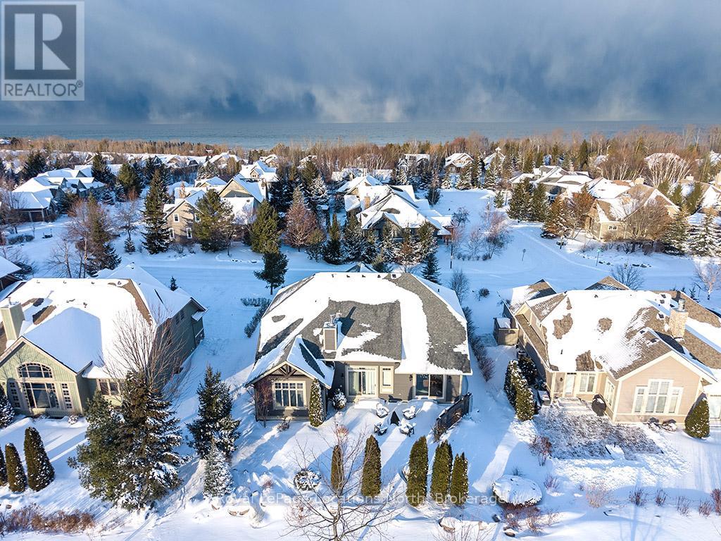 138 Rankin's Crescent, Blue Mountains, Ontario  N0H 2P0 - Photo 2 - X12487771