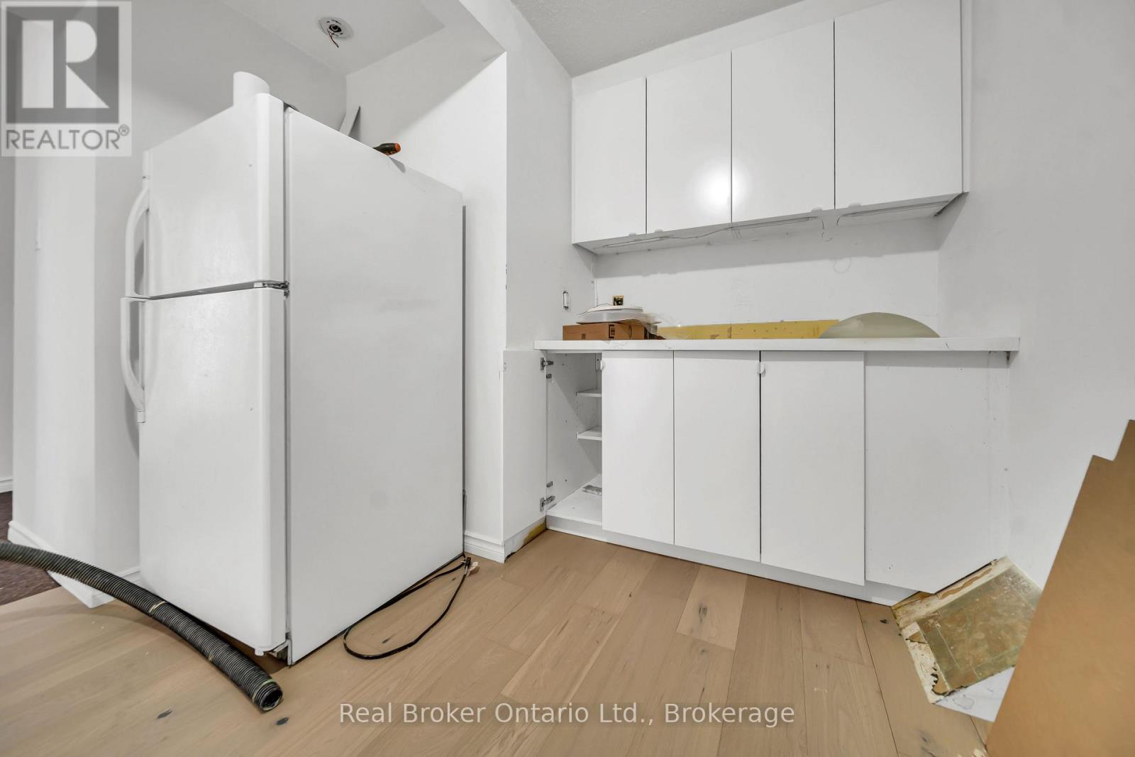 61 Vanier Drive, Guelph, Ontario N1G 2K9 - Photo 13 - X12545714