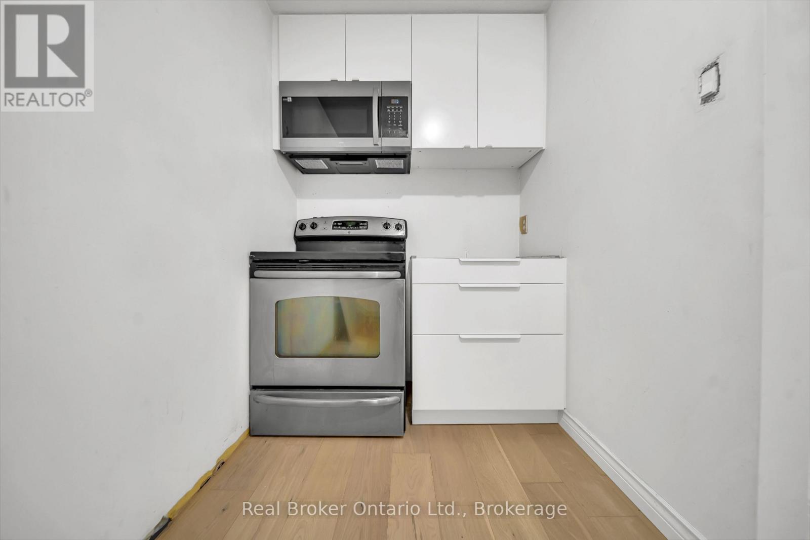 61 Vanier Drive, Guelph, Ontario N1G 2K9 - Photo 12 - X12545714