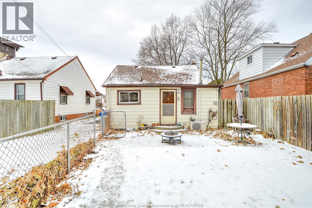 2624 Alexis, Windsor, Ontario N8W 3Z9 - Photo 7 - 25031743