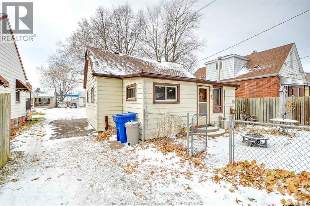 2624 Alexis, Windsor, Ontario N8W 3Z9 - Photo 8 - 25031743