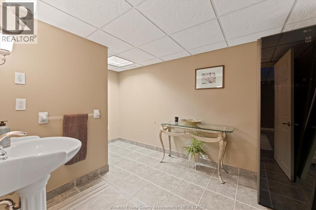 227 Clubview Drive, Amherstburg, Ontario N9V 3Z3 - Photo 37 - 25031736