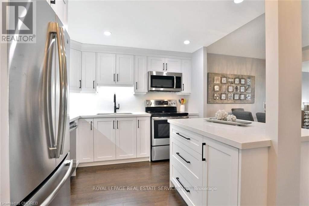 1001 - 1359 White Oaks Boulevard, Oakville, Ontario  L6H 2R8 - Photo 10 - W12636760