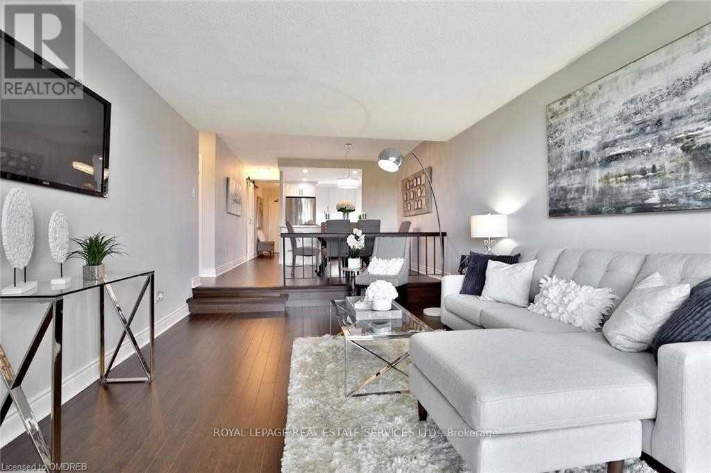 1001 - 1359 White Oaks Boulevard, Oakville, Ontario  L6H 2R8 - Photo 5 - W12636760