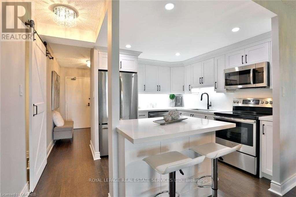 1001 - 1359 White Oaks Boulevard, Oakville, Ontario  L6H 2R8 - Photo 7 - W12636760