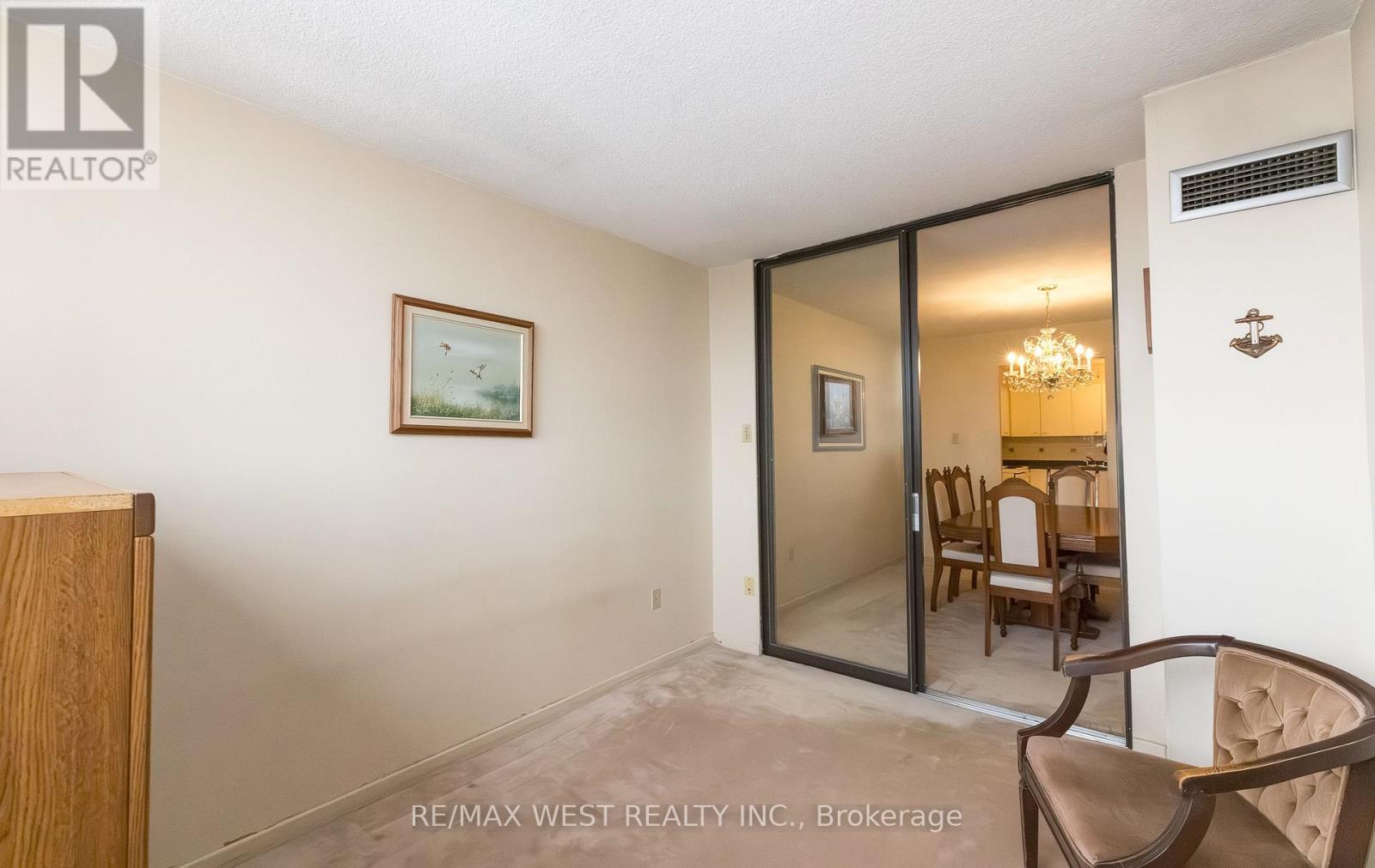 1606 - 75 Emmett Avenue, Toronto, Ontario M6M 5A7 - Photo 21 - W12636784