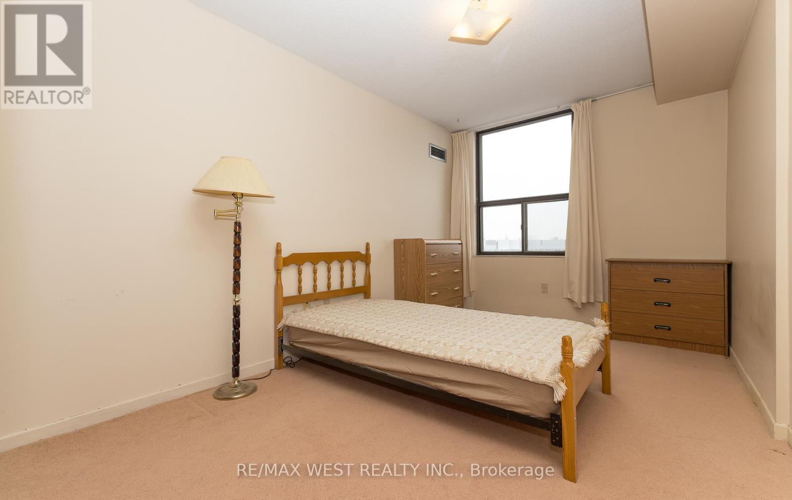 1606 - 75 Emmett Avenue, Toronto, Ontario M6M 5A7 - Photo 31 - W12636784