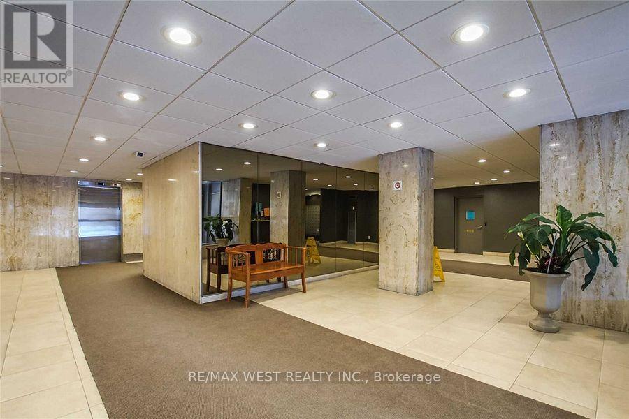 1606 - 75 Emmett Avenue, Toronto, Ontario M6M 5A7 - Photo 5 - W12636784