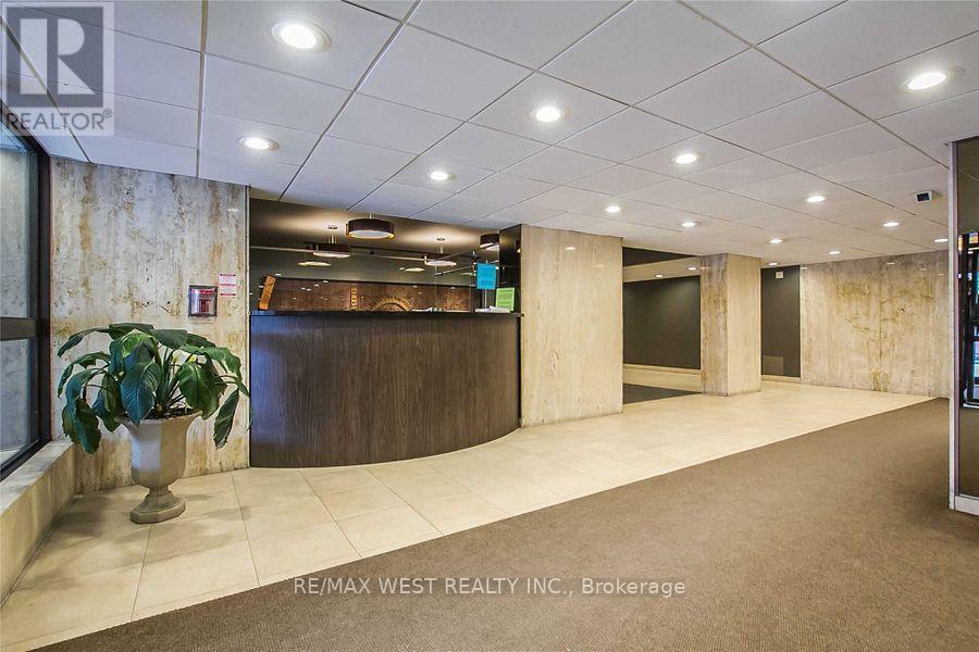 1606 - 75 Emmett Avenue, Toronto, Ontario M6M 5A7 - Photo 6 - W12636784