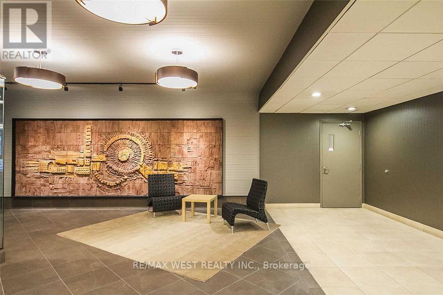 1606 - 75 Emmett Avenue, Toronto, Ontario M6M 5A7 - Photo 7 - W12636784