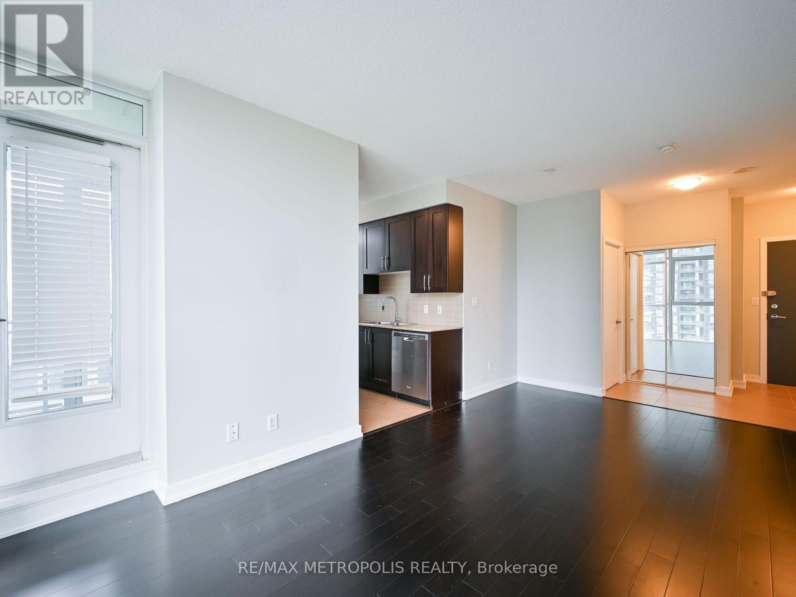 1004 - 4070 Confederation Parkway, Mississauga, Ontario  L5B 0E9 - Photo 11 - W12636786