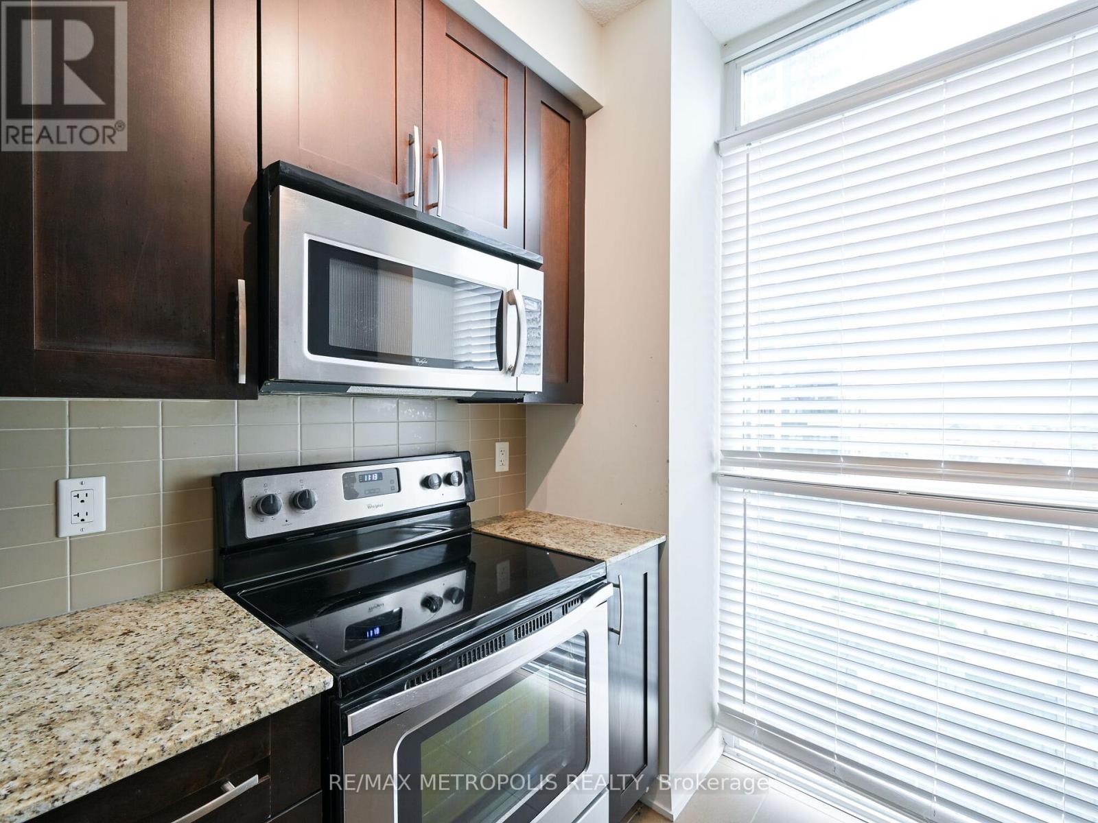 1004 - 4070 Confederation Parkway, Mississauga, Ontario  L5B 0E9 - Photo 17 - W12636786
