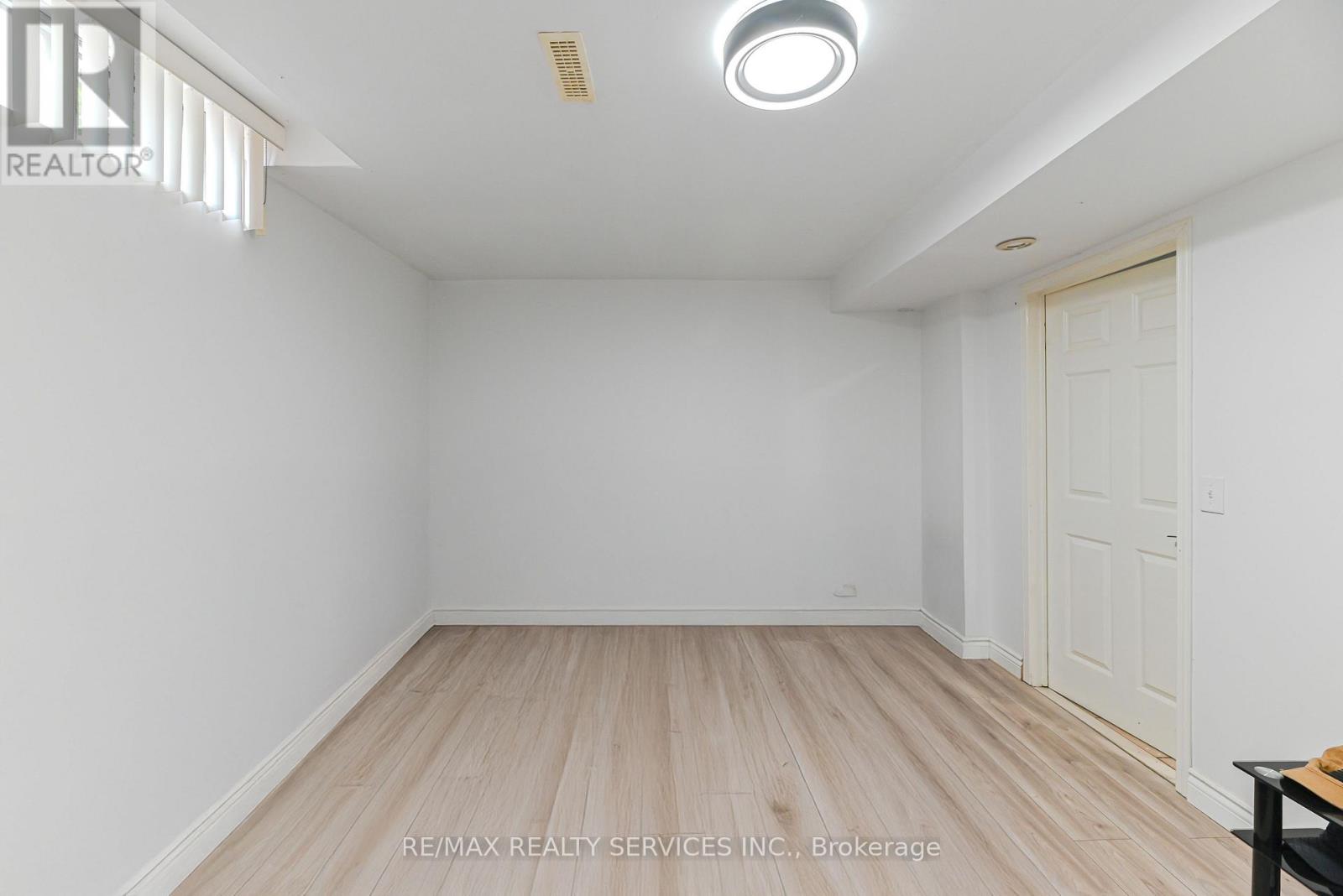 29 Leneck Avenue, Brampton, Ontario  L6X 2A9 - Photo 44 - W12636846