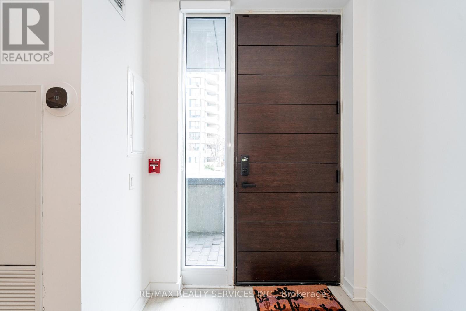 415 Webb Drive, Mississauga, Ontario  L5B 0M4 - Photo 10 - W12636848