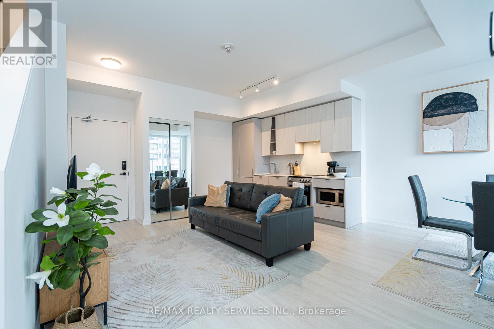 415 Webb Drive, Mississauga, Ontario  L5B 0M4 - Photo 12 - W12636848