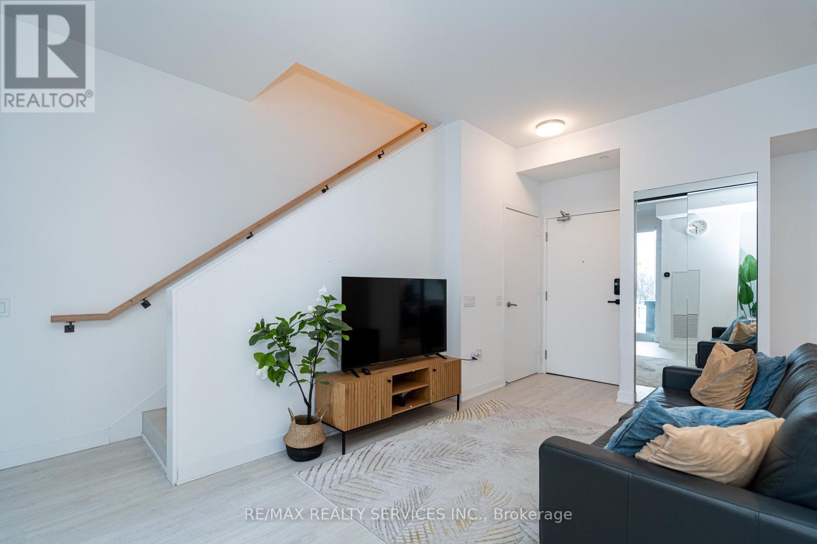 415 Webb Drive, Mississauga, Ontario  L5B 0M4 - Photo 14 - W12636848