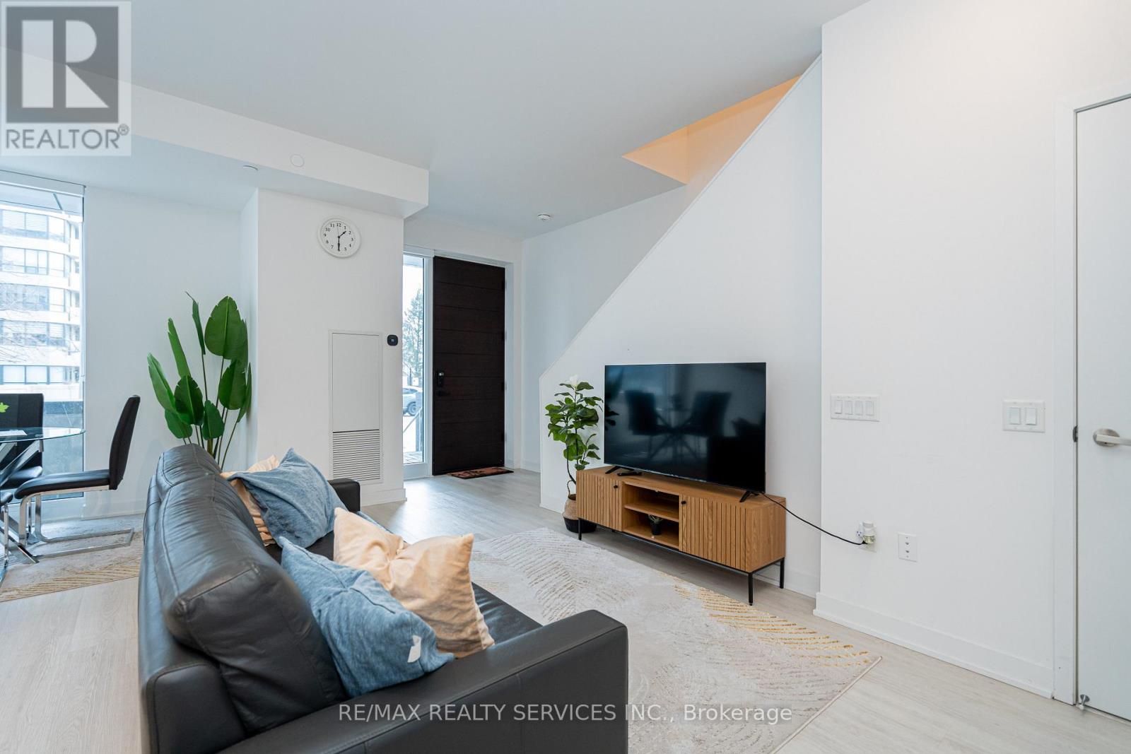 415 Webb Drive, Mississauga, Ontario  L5B 0M4 - Photo 15 - W12636848