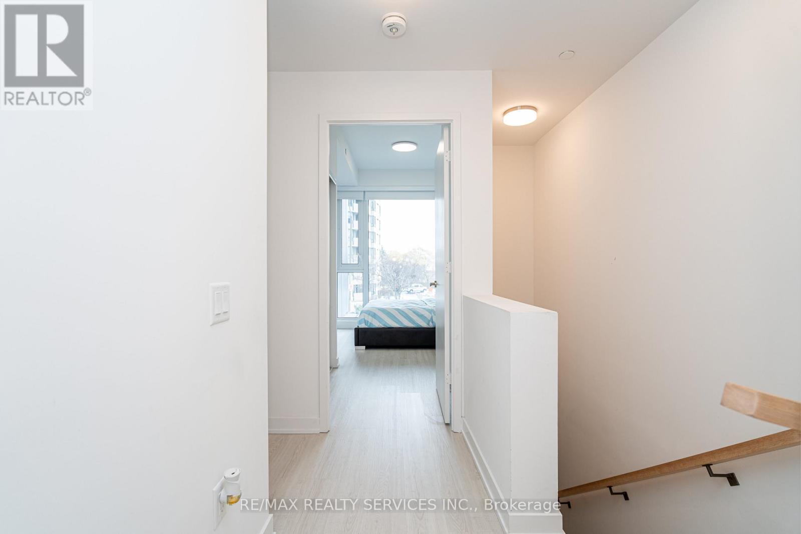 415 Webb Drive, Mississauga, Ontario  L5B 0M4 - Photo 28 - W12636848