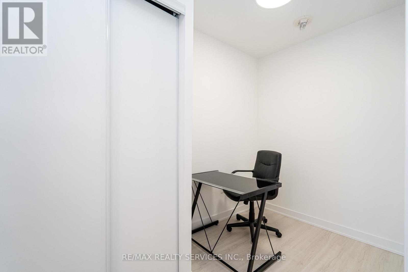 415 Webb Drive, Mississauga, Ontario  L5B 0M4 - Photo 44 - W12636848