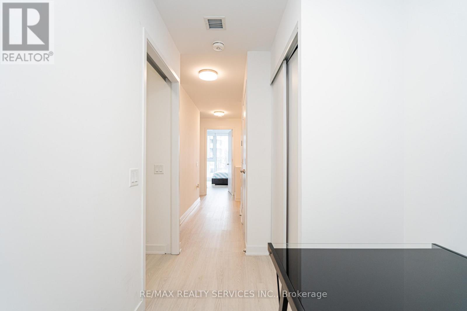 415 Webb Drive, Mississauga, Ontario  L5B 0M4 - Photo 47 - W12636848