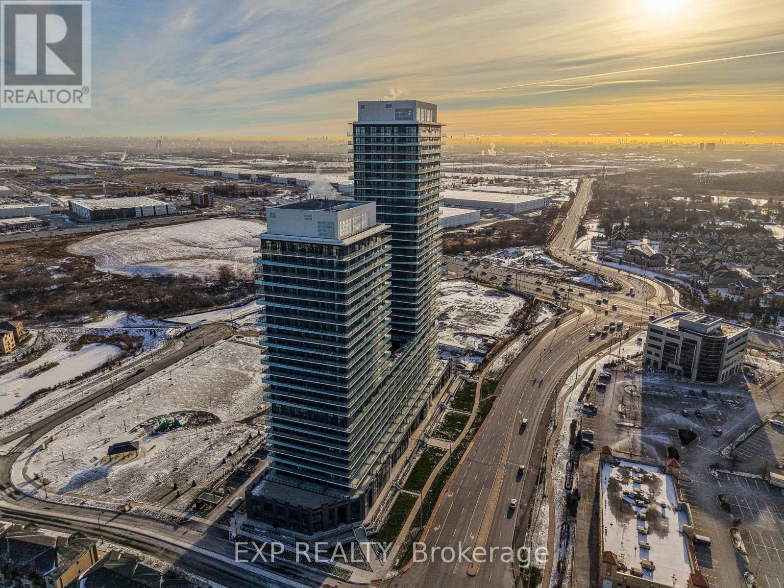 526 - 15 Skyridge Drive, Brampton, Ontario  L6P 4S3 - Photo 3 - W12636856