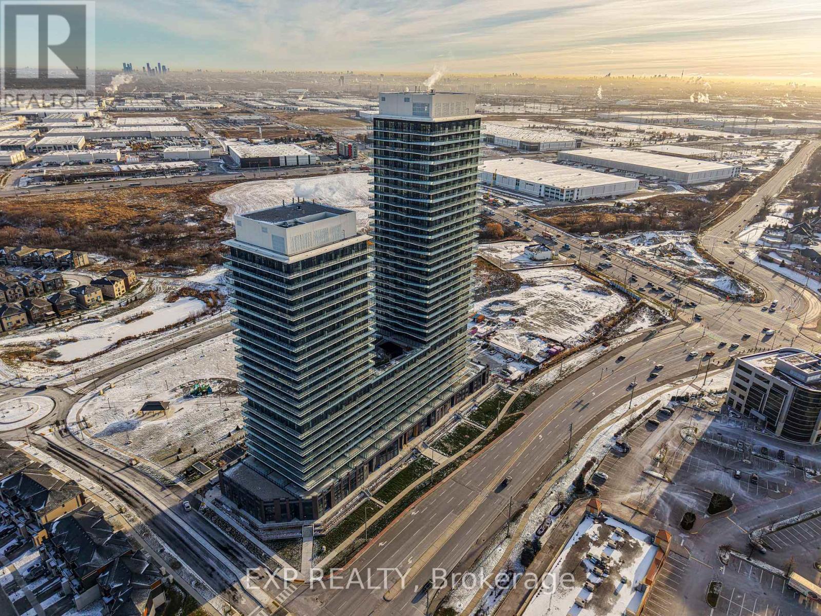 526 - 15 Skyridge Drive, Brampton, Ontario  L6P 4S3 - Photo 4 - W12636856