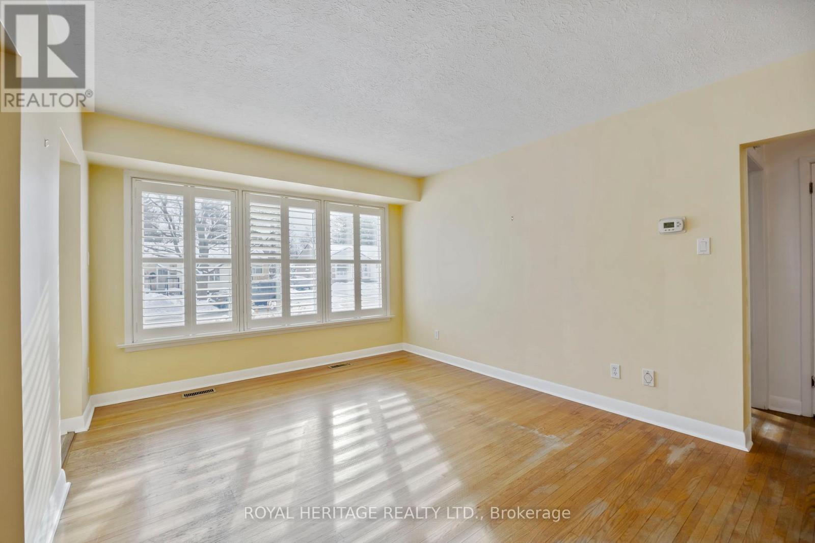 6 Sunset Court, Kawartha Lakes, Ontario  K9V 2S1 - Photo 10 - X12636864