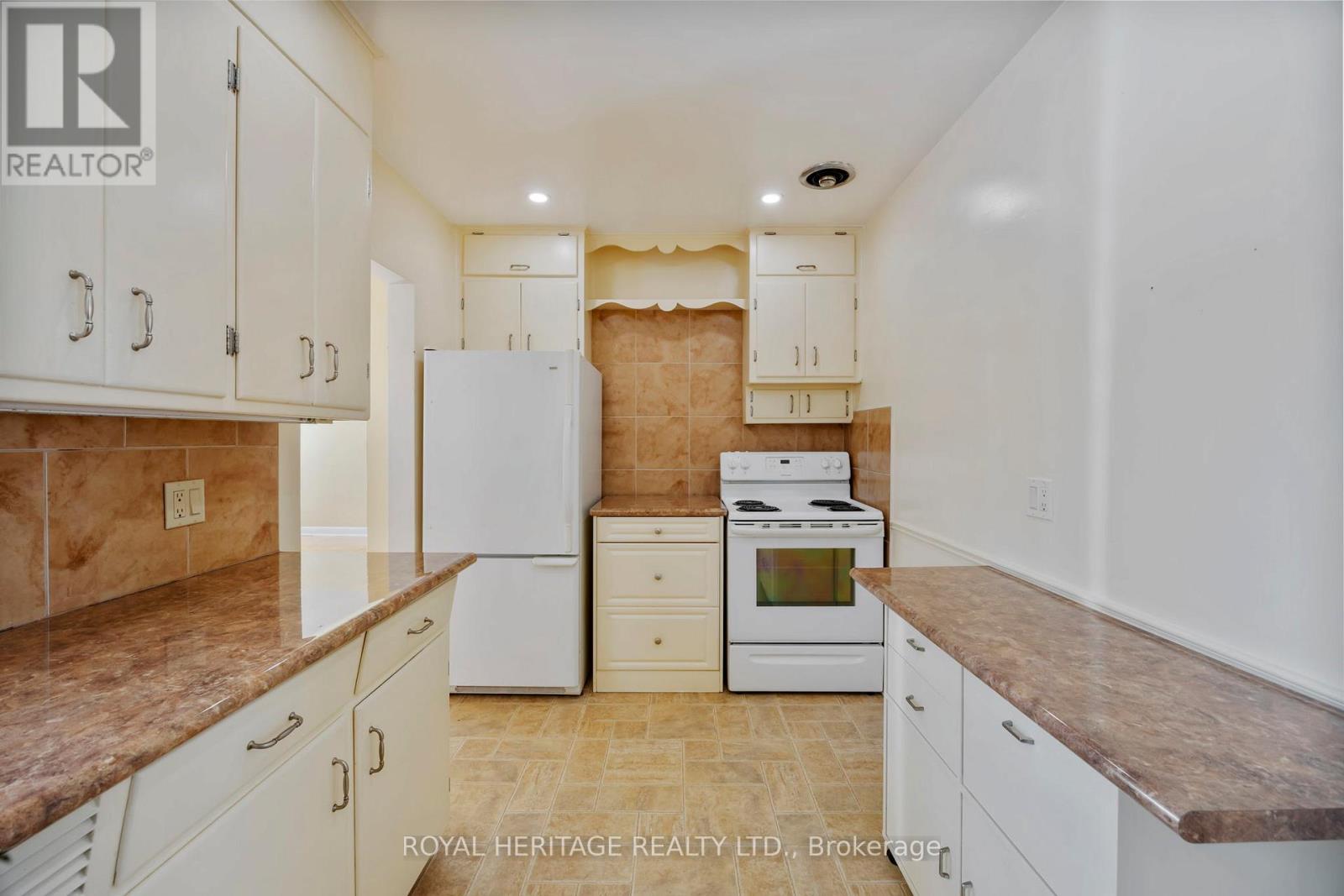 6 Sunset Court, Kawartha Lakes, Ontario  K9V 2S1 - Photo 17 - X12636864