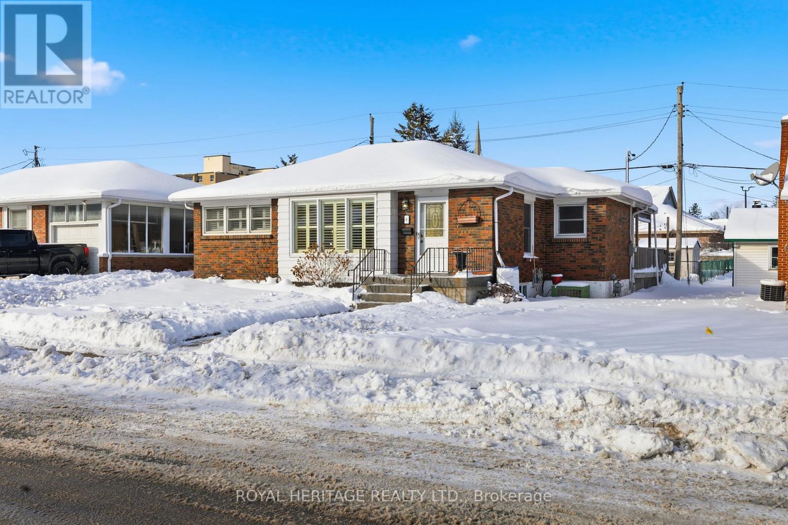 6 Sunset Court, Kawartha Lakes, Ontario  K9V 2S1 - Photo 2 - X12636864