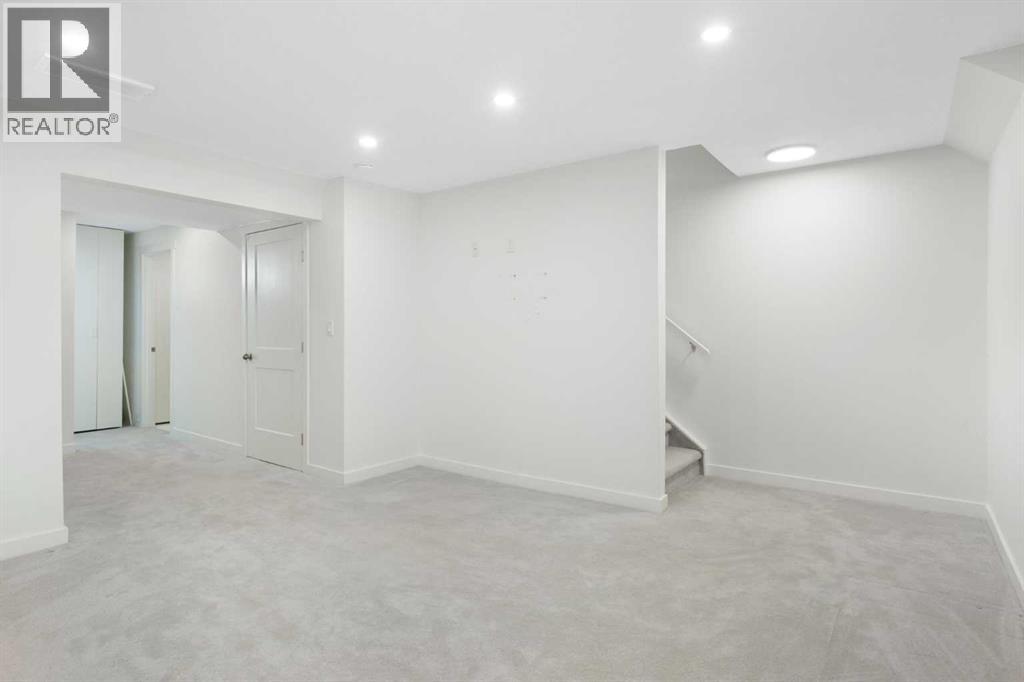 211 Elgin Meadows Gardens Se, Calgary, Alberta  T2Z 0M3 - Photo 30 - A2268888