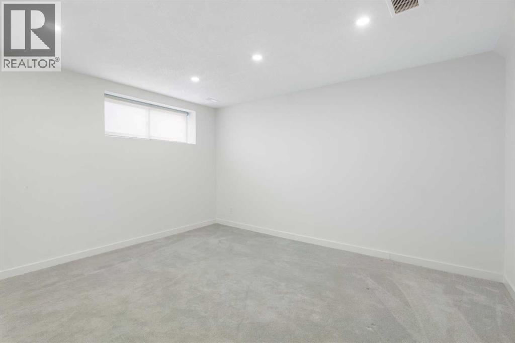 211 Elgin Meadows Gardens Se, Calgary, Alberta  T2Z 0M3 - Photo 34 - A2268888