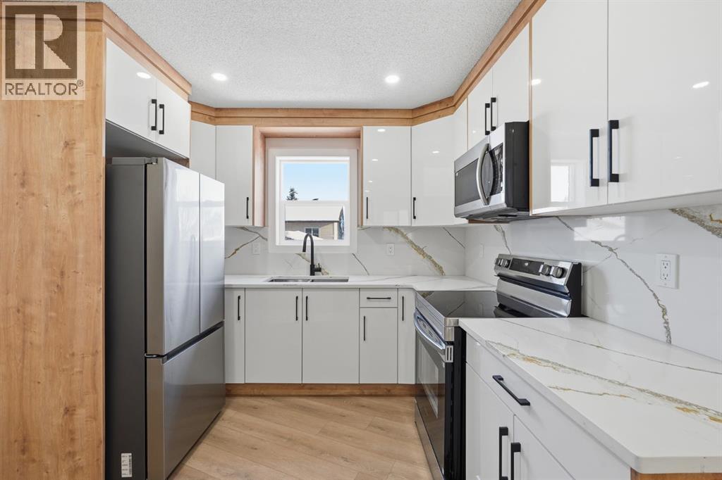 96 Falshire Drive Ne, Calgary, Alberta  T3J 3A3 - Photo 13 - A2273054